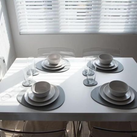 ברנטווד Beautiful, Spacious 1 Bed Flat מראה חיצוני תמונה