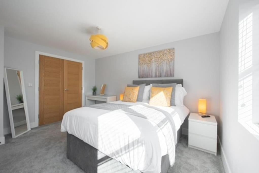 ברנטווד Beautiful, Spacious 1 Bed Flat מראה חיצוני תמונה