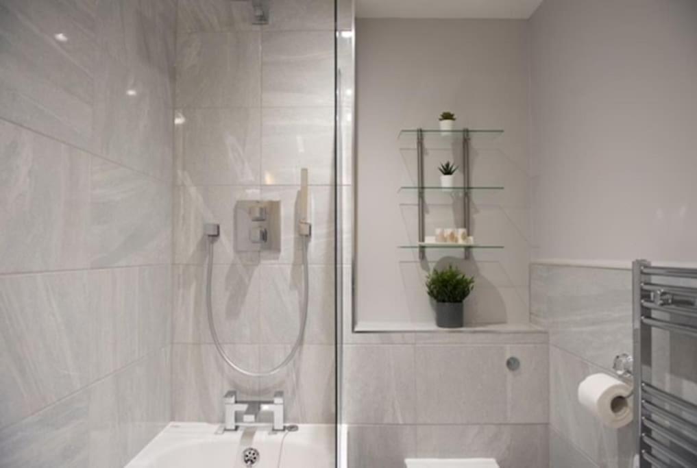 ברנטווד Beautiful, Spacious 1 Bed Flat מראה חיצוני תמונה