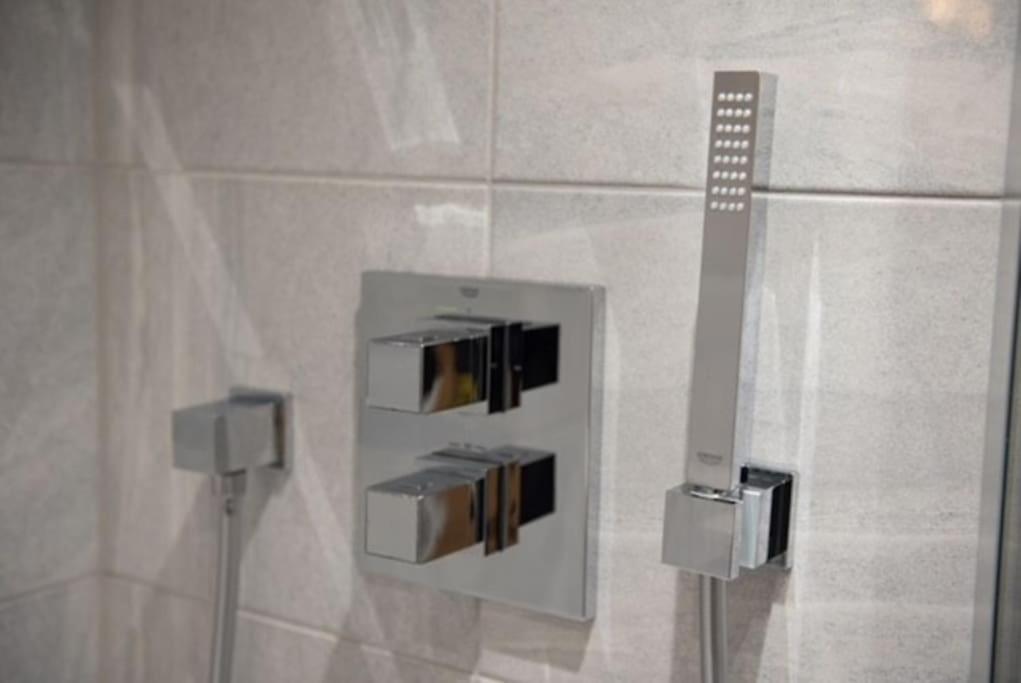 ברנטווד Beautiful, Spacious 1 Bed Flat מראה חיצוני תמונה